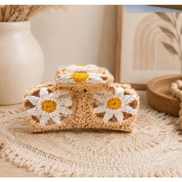 Tan Crochet Daisy Hair Claw Clip New